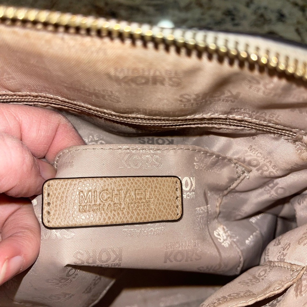 Michael Kors Cindy dome satchel - Picture 7 of 7